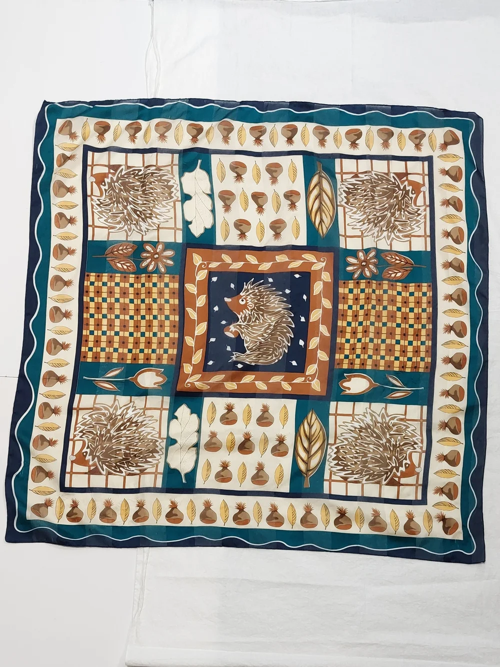 Lightweight Hedgehog Fall Print Polyester Scarf Wrap - Blue & Cream